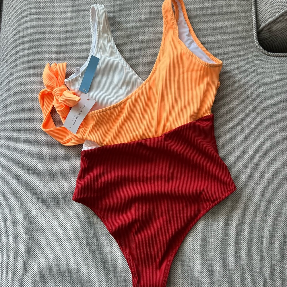 CUPSHE Colorblock Plungine size M orange/red/yellow one piece swim suit